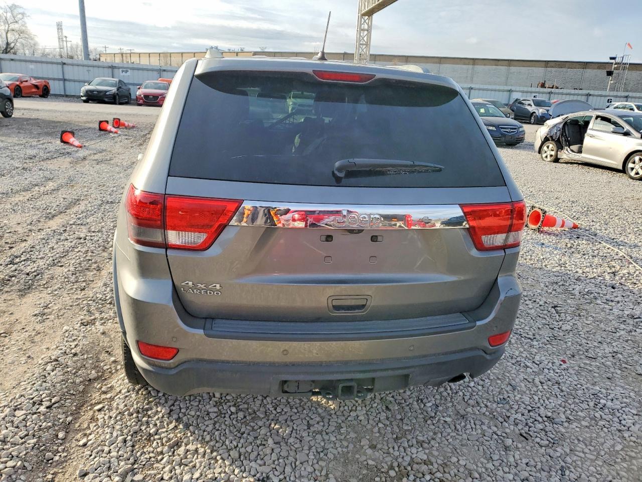 2012 JEEP GRAND CHEROKEE LAREDO photo 6