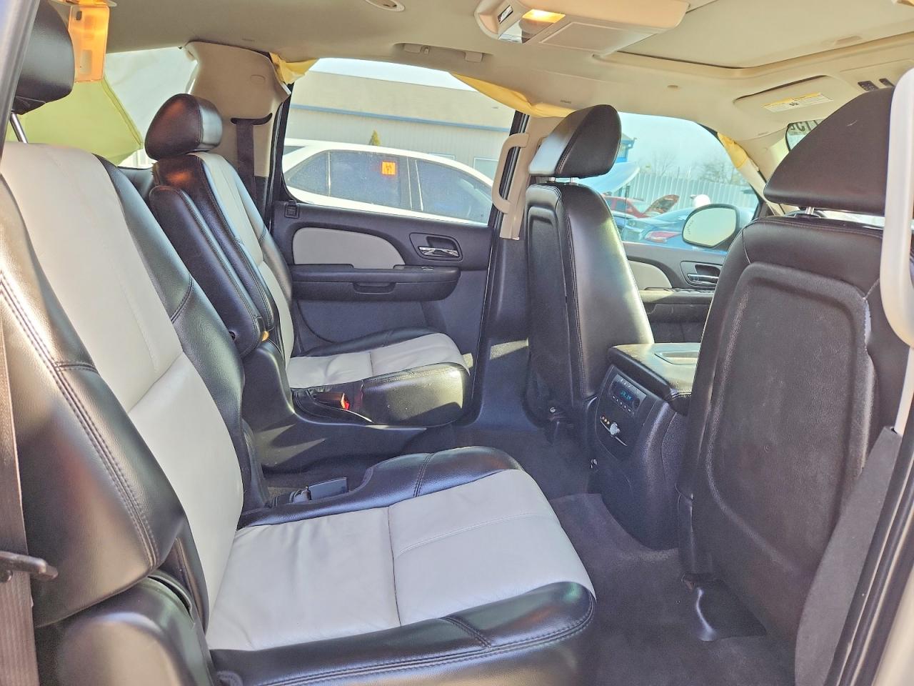 2007 CHEVROLET SUBURBAN K1500 photo 11