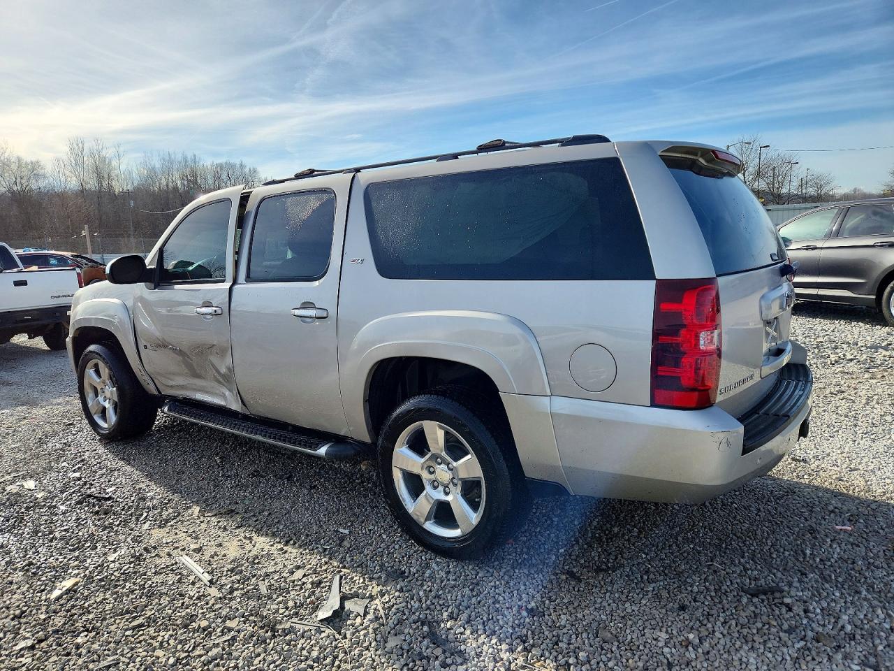 2007 CHEVROLET SUBURBAN K1500 photo 2