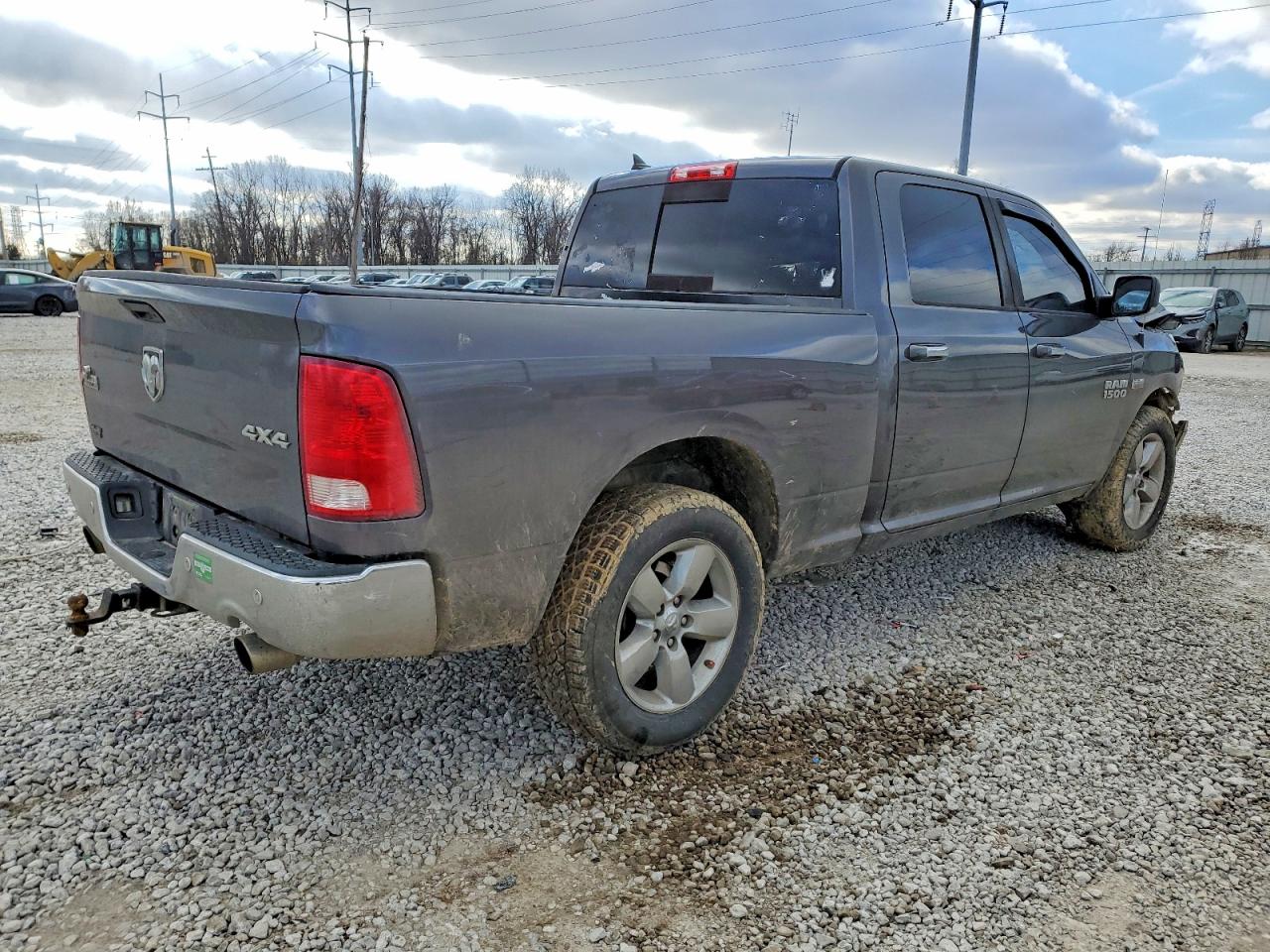 2016 RAM 1500 SLT photo 3