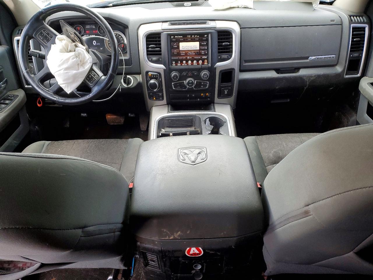 2016 RAM 1500 SLT photo 8