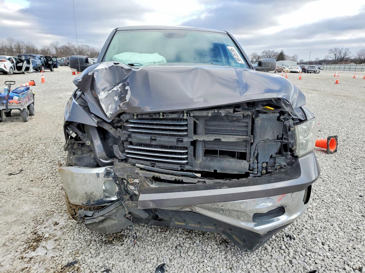 2016 RAM 1500 SLT photo 5