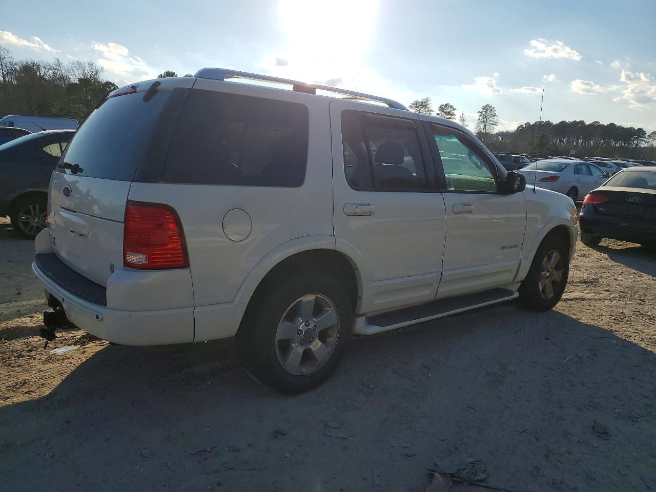 2004 FORD EXPLORER LIMITED photo 3