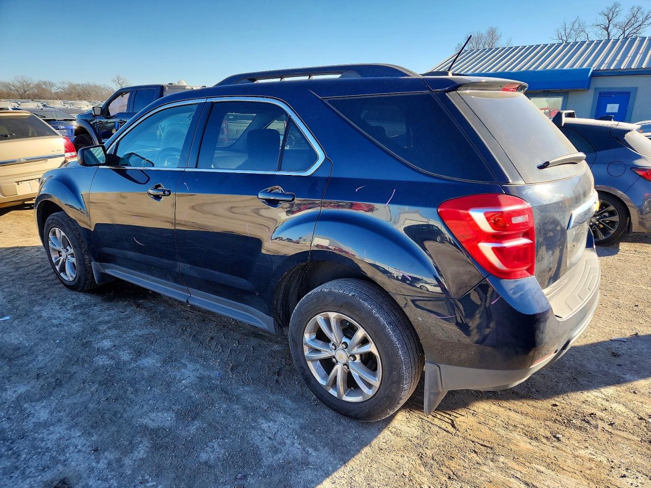2016 CHEVROLET EQUINOX LT photo 2