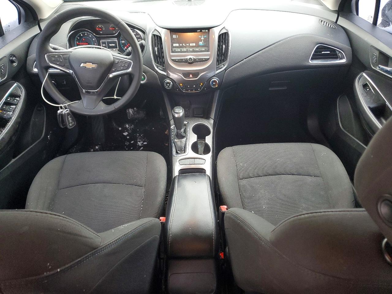 2017 CHEVROLET CRUZE LT photo 8