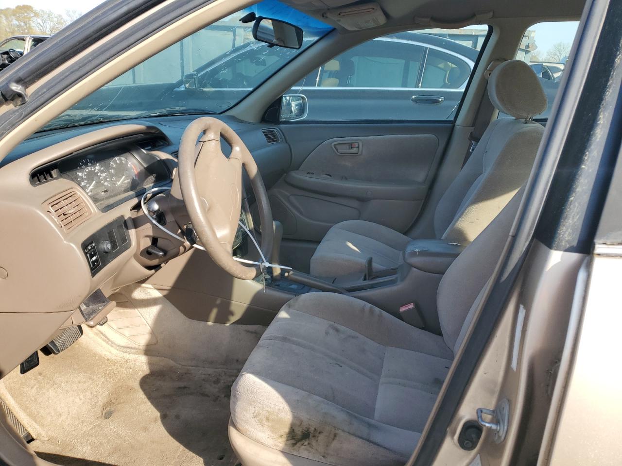 1999 TOYOTA CAMRY LE photo 13