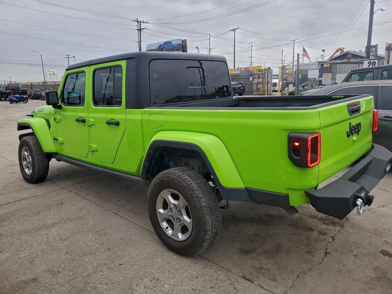 2021 JEEP GLADIATOR SPORT photo 2