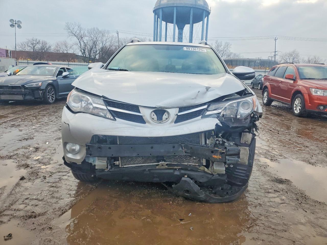 2015 TOYOTA RAV4 XLE photo 5