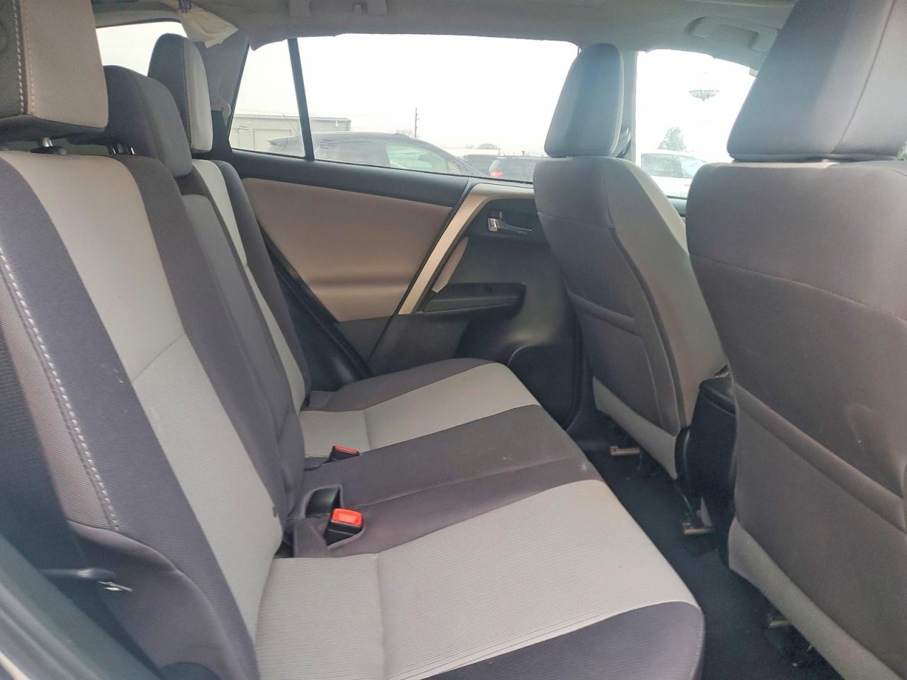 2015 TOYOTA RAV4 XLE photo 11