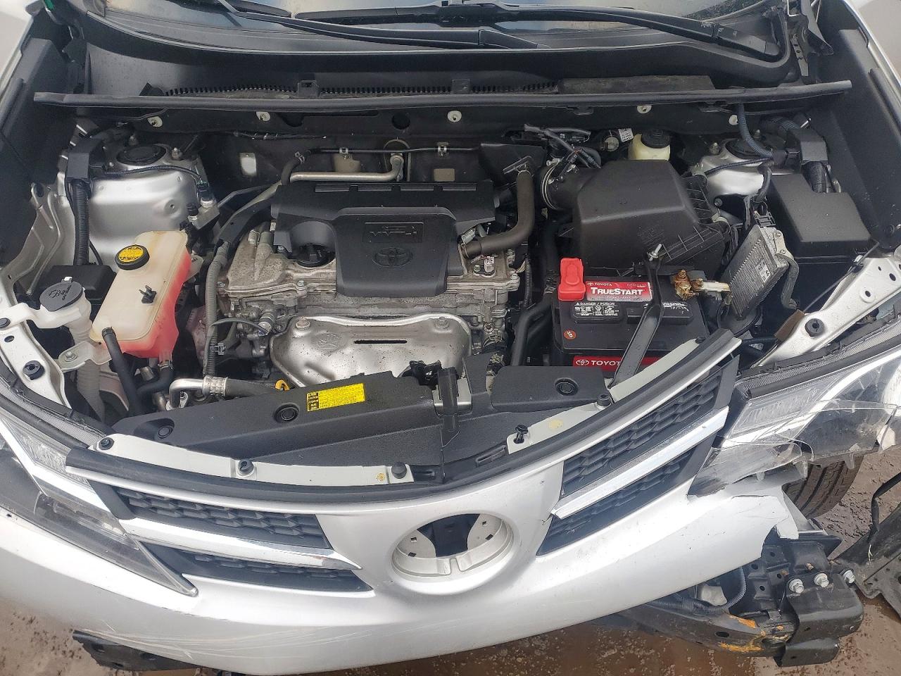 2015 TOYOTA RAV4 XLE photo 12