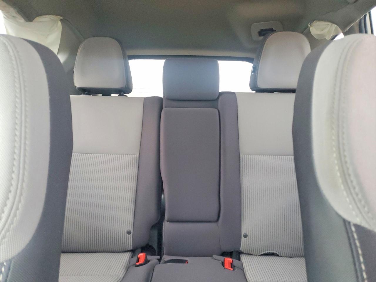 2015 TOYOTA RAV4 XLE photo 10