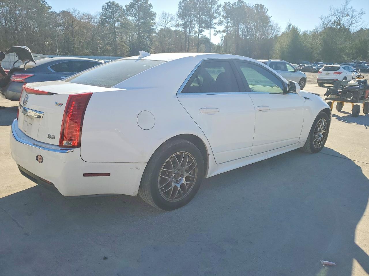 2011 CADILLAC CTS LUXURY COLLECTION photo 3