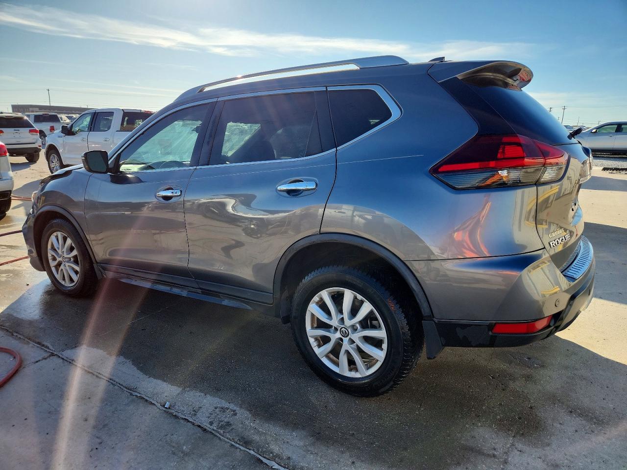 2019 NISSAN ROGUE S photo 2