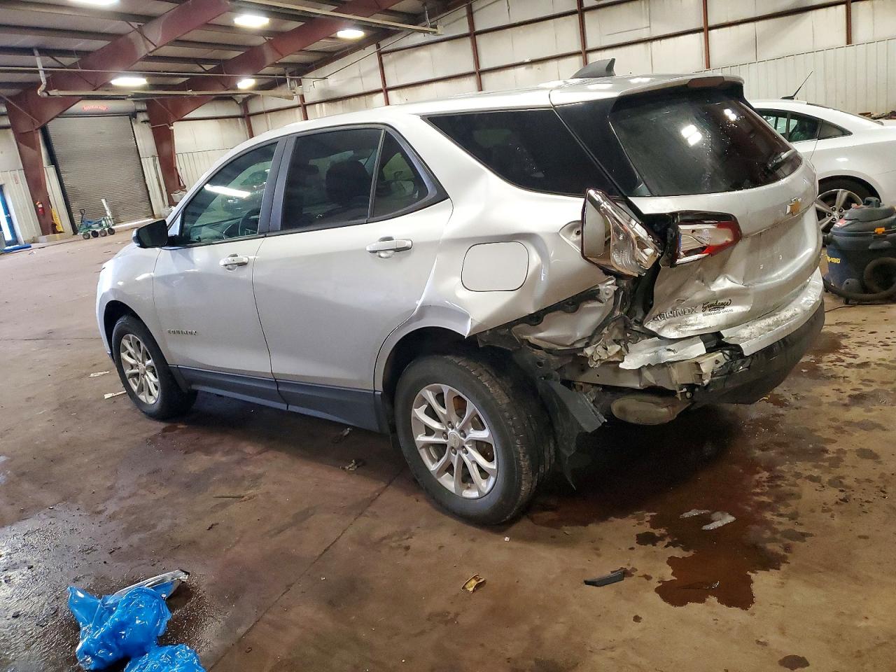2021 CHEVROLET EQUINOX photo 3