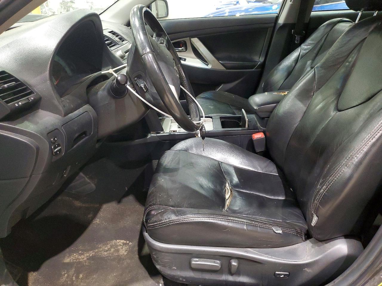 2011 TOYOTA CAMRY BASE photo 13