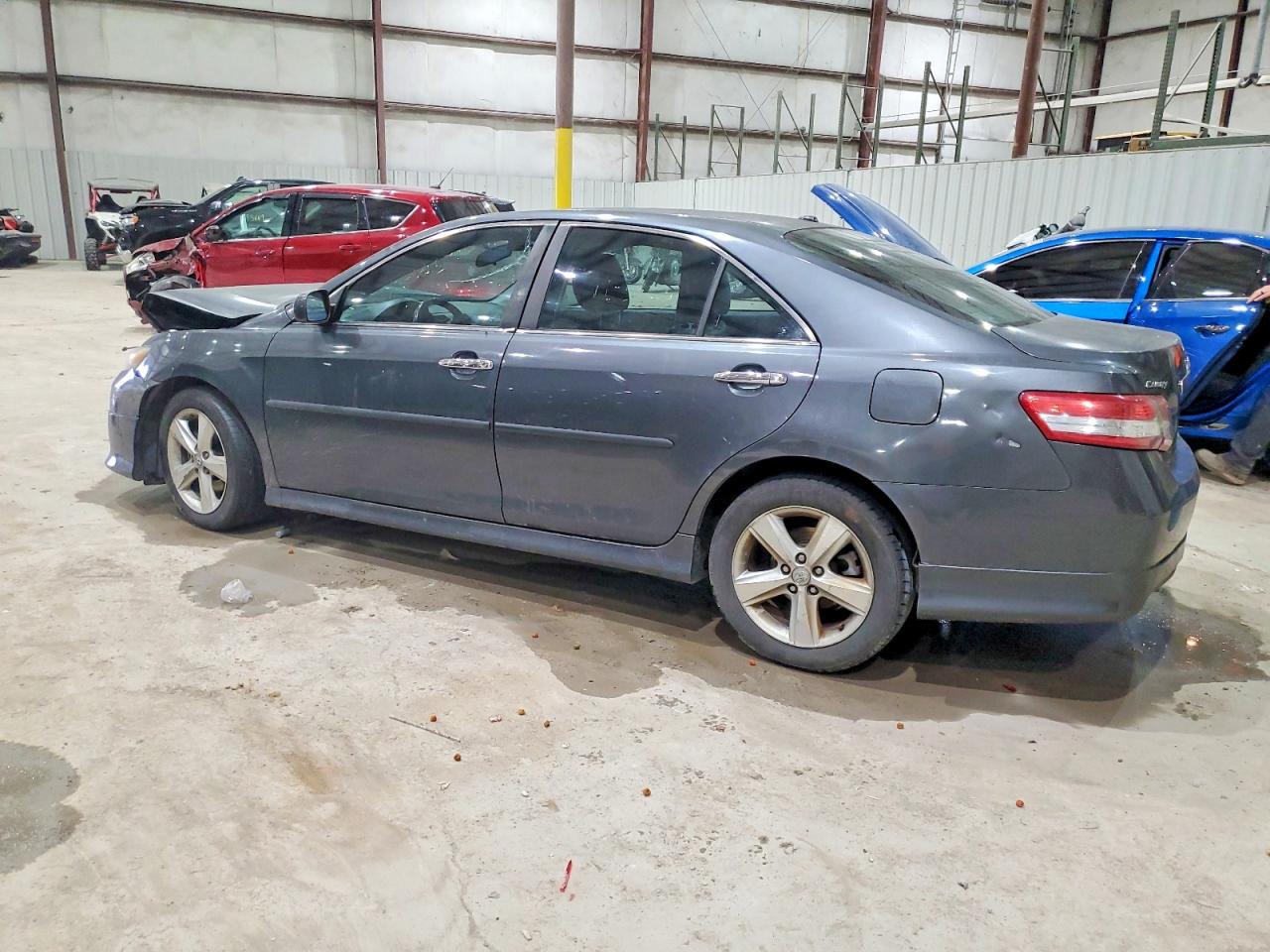 2011 TOYOTA CAMRY BASE photo 3