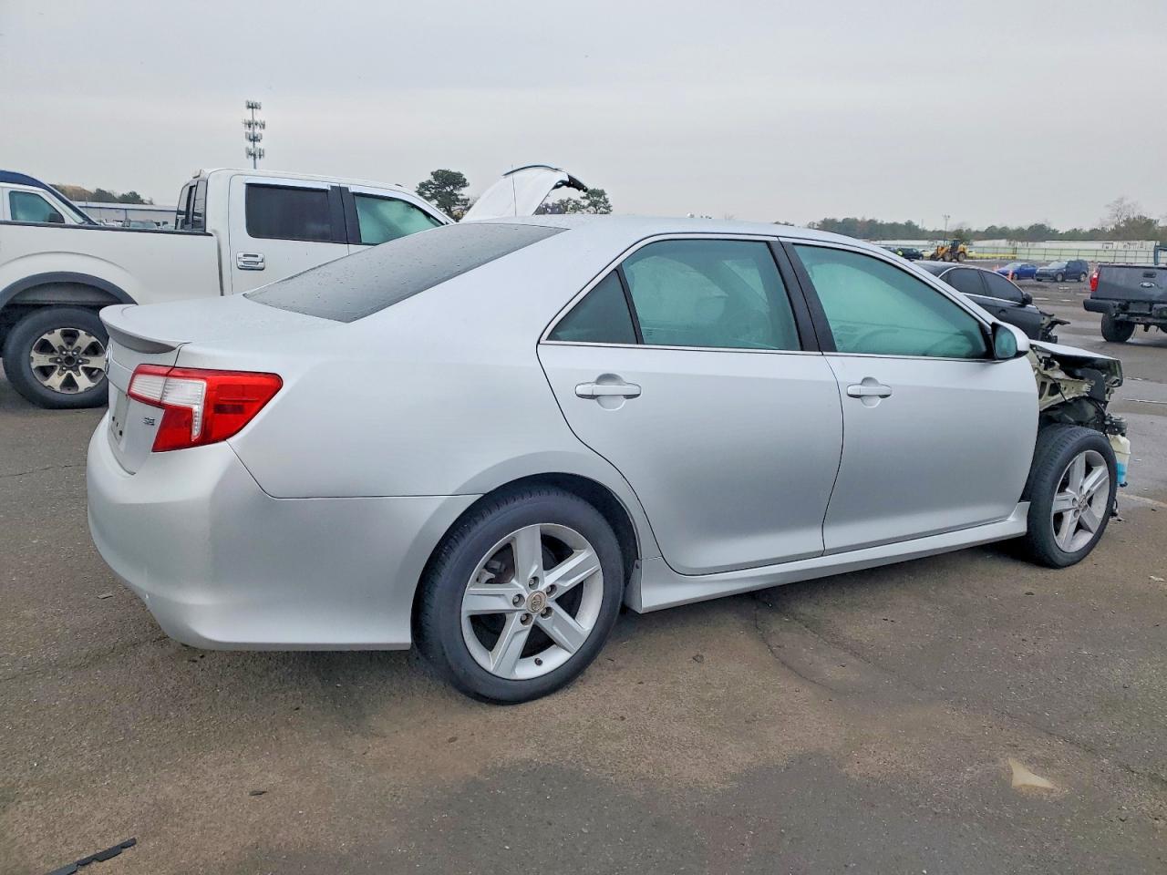 2012 TOYOTA CAMRY BASE photo 3
