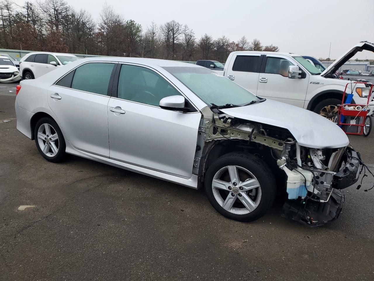 2012 TOYOTA CAMRY BASE photo 4