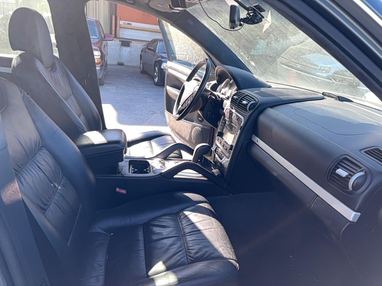 2005 PORSCHE CAYENNE TURBO photo 5