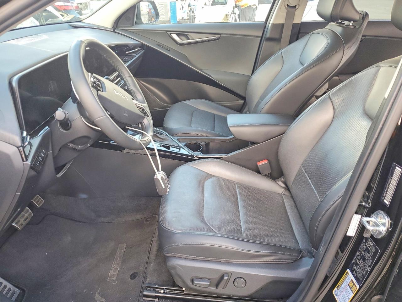 2023 KIA NIRO SX TOURING photo 13