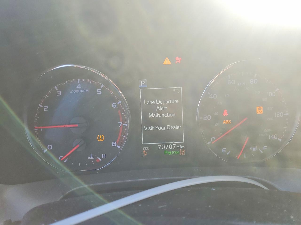 2017 TOYOTA RAV4 SE photo 9