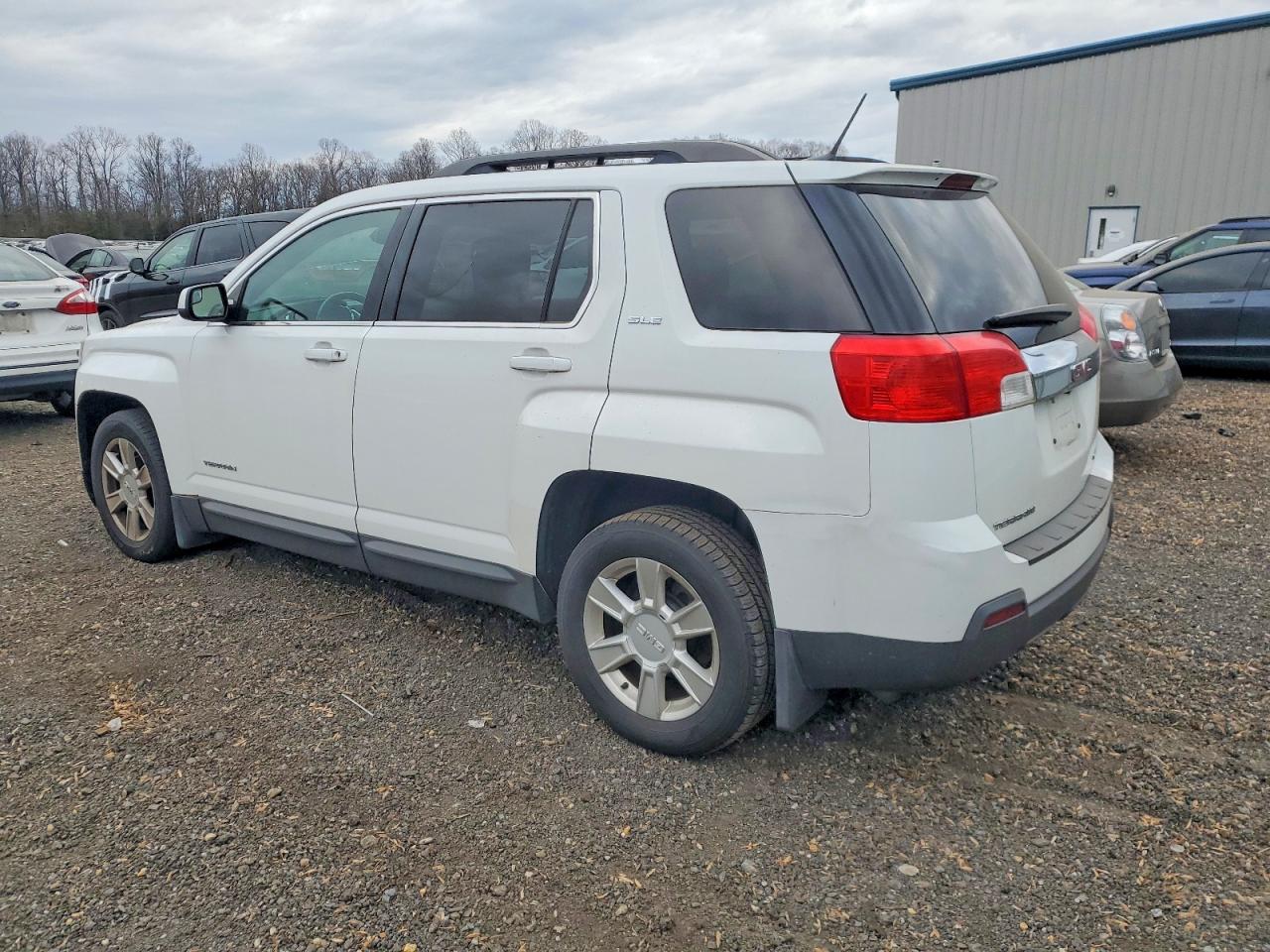 2013 GMC TERRAIN photo 3