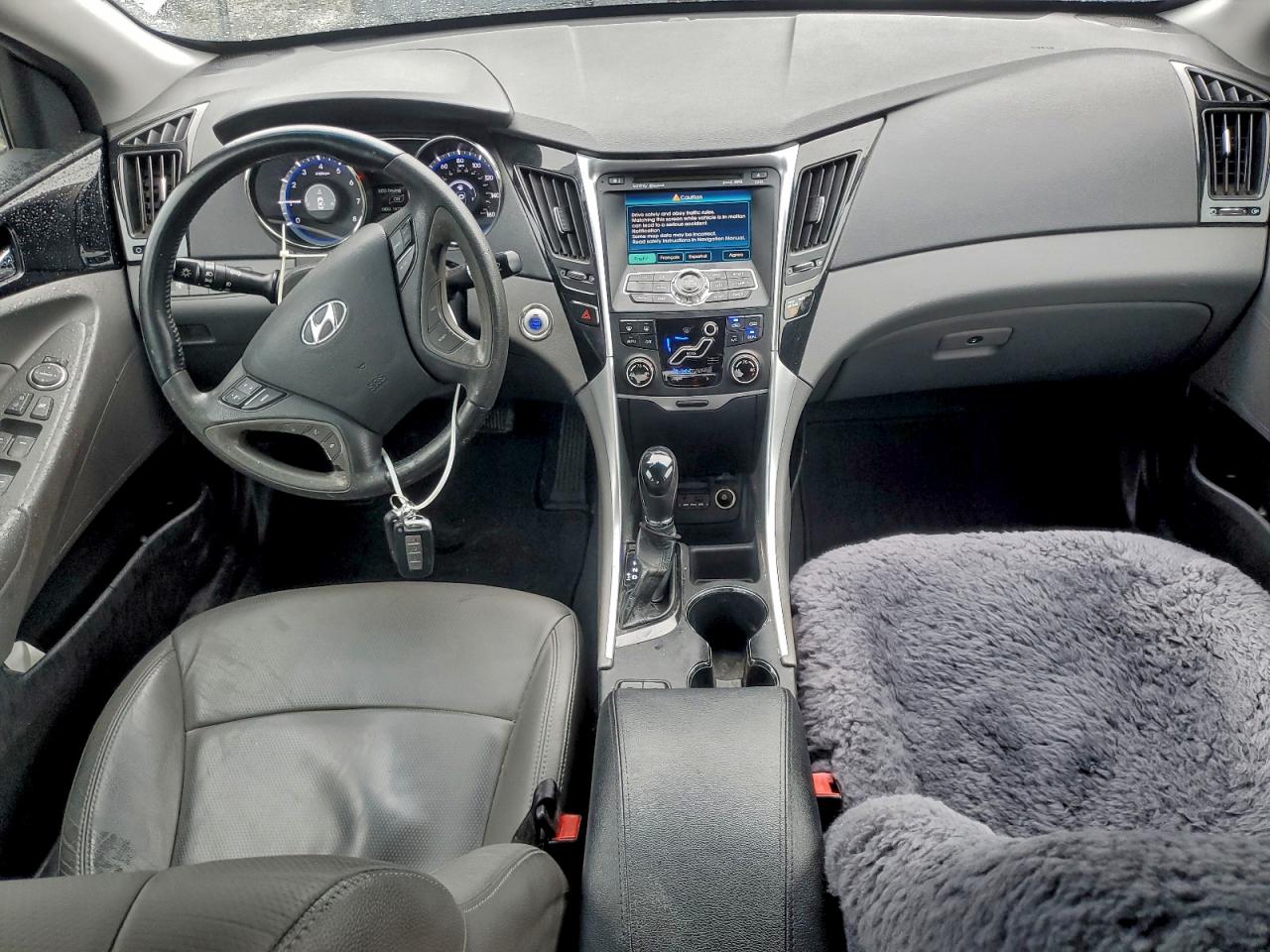 2011 HYUNDAI SONATA SE photo 8