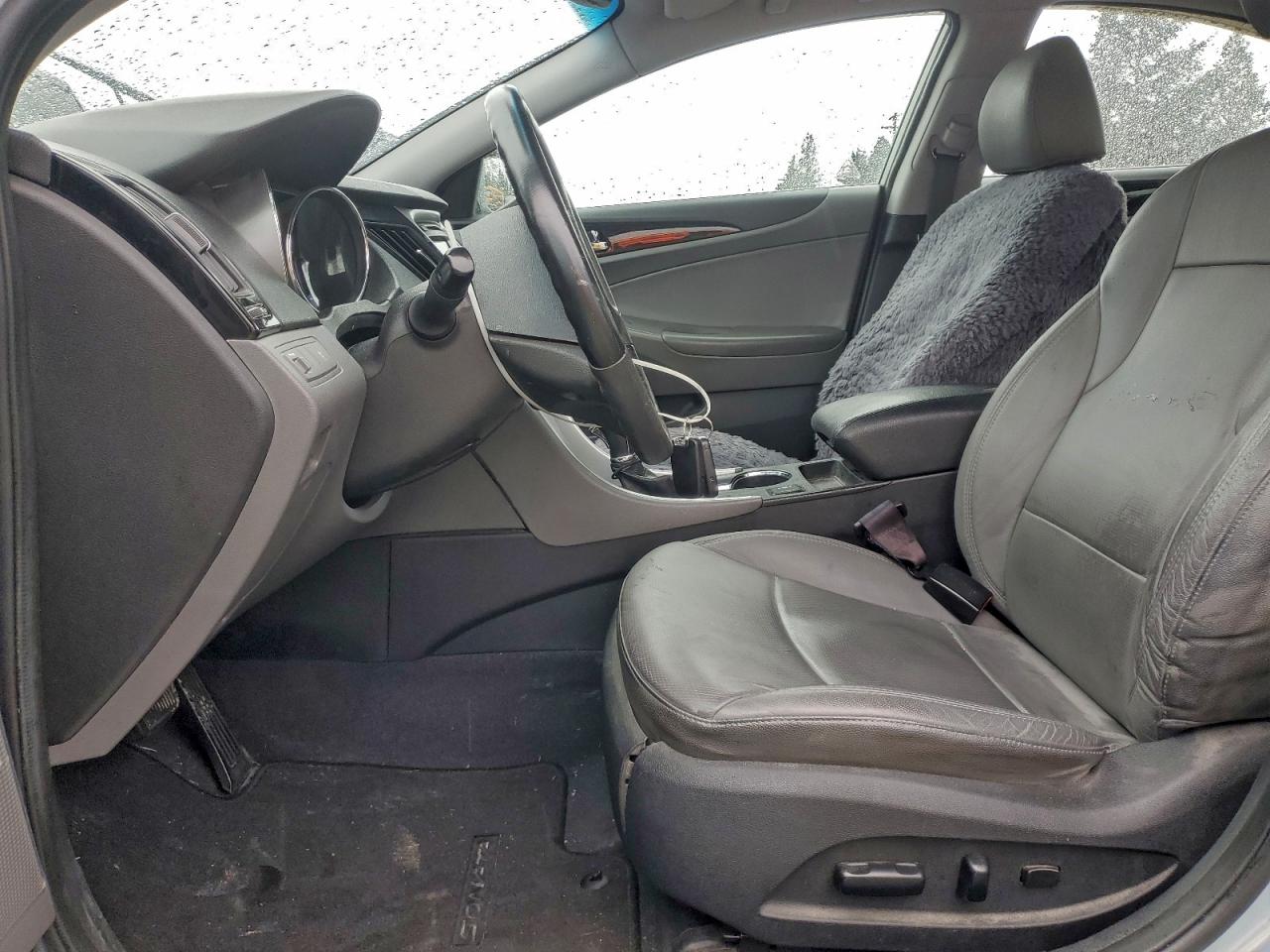 2011 HYUNDAI SONATA SE photo 7