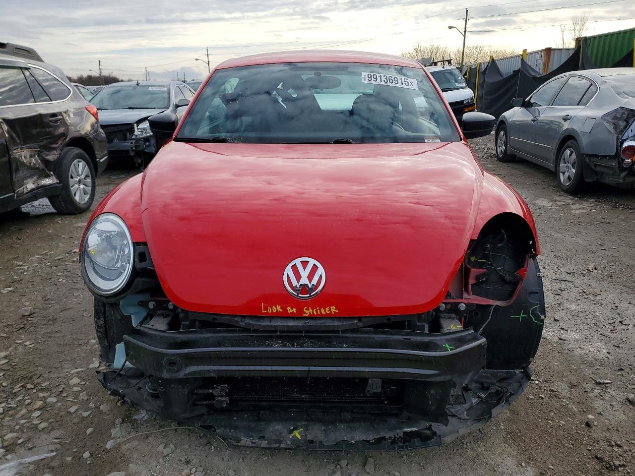 2013 VOLKSWAGEN BEETLE photo 5