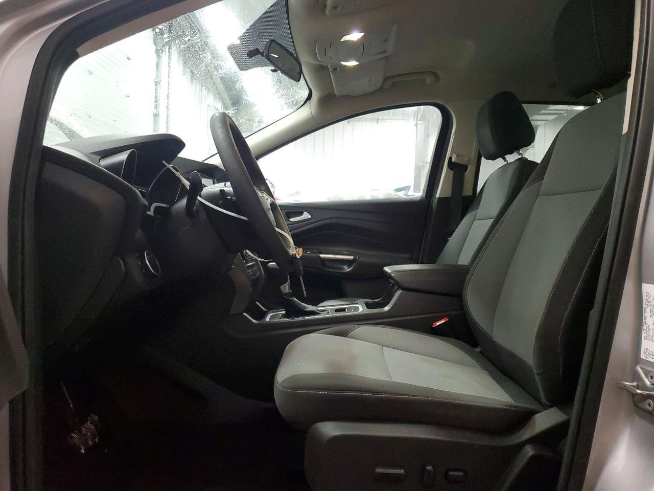 2017 FORD ESCAPE SE photo 13