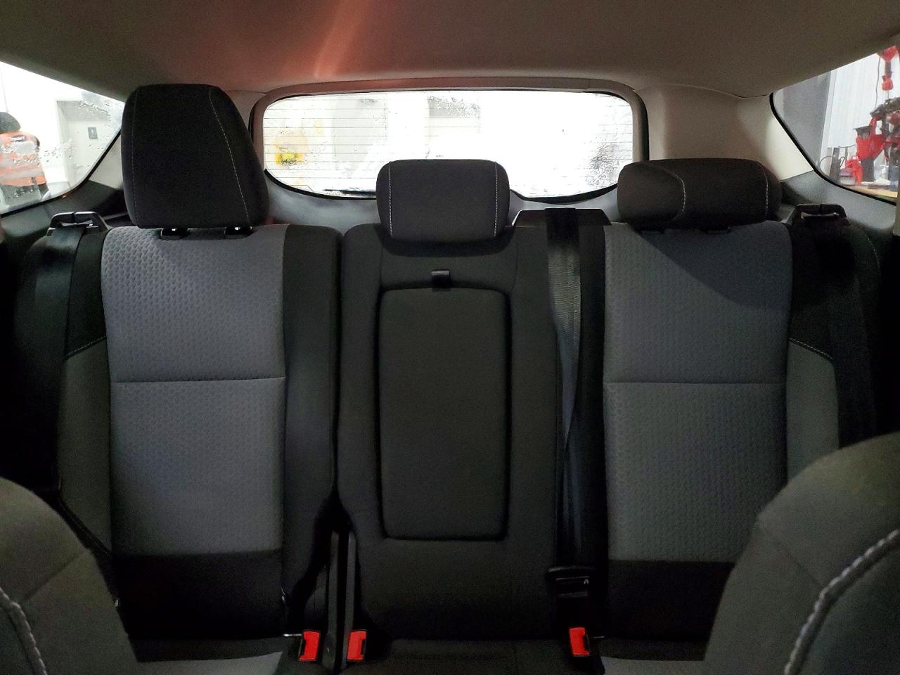 2017 FORD ESCAPE SE photo 19