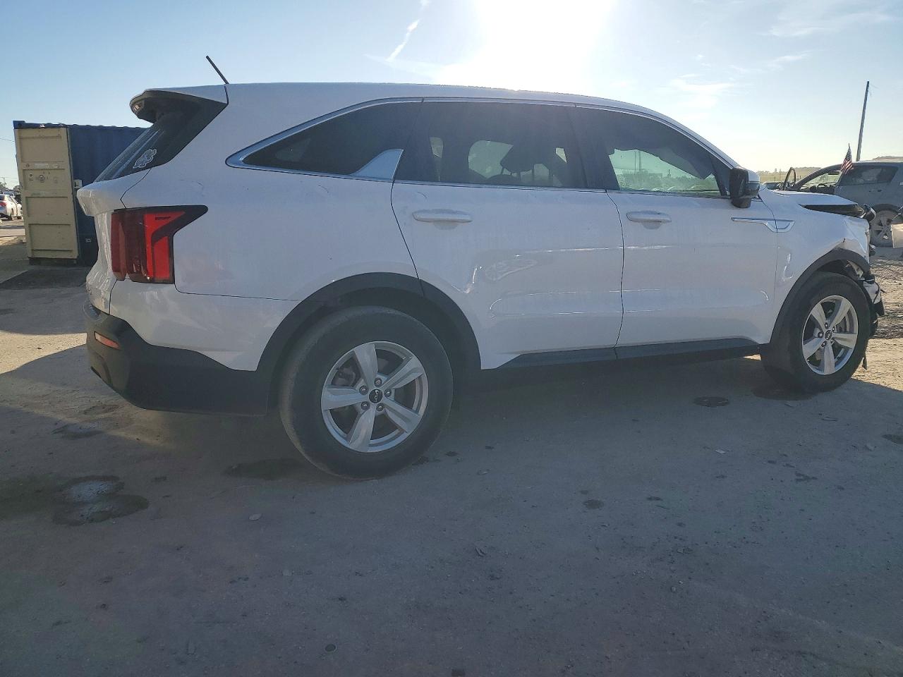 2022 KIA SORENTO LX photo 3