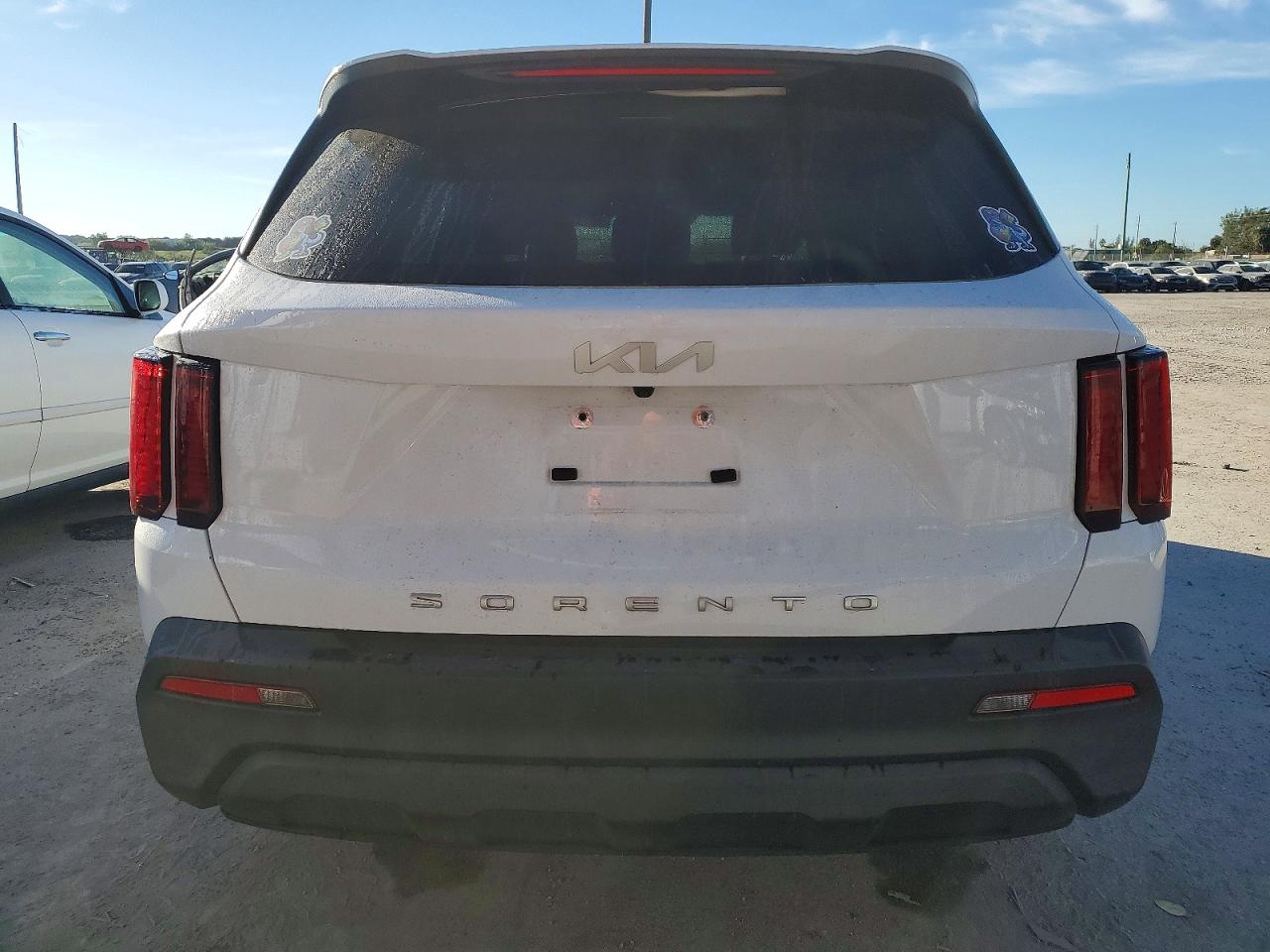 2022 KIA SORENTO LX photo 6