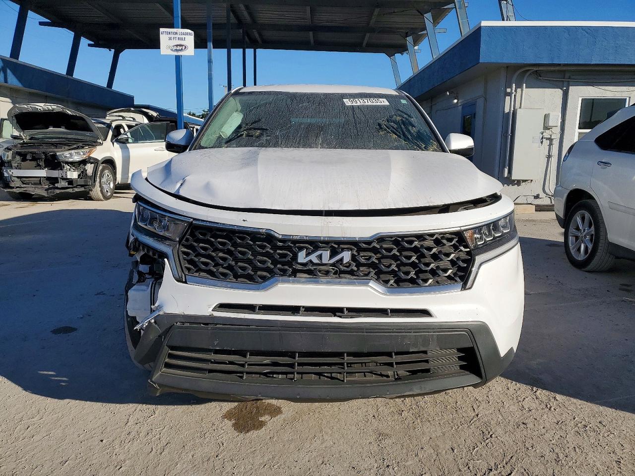 2022 KIA SORENTO LX photo 5