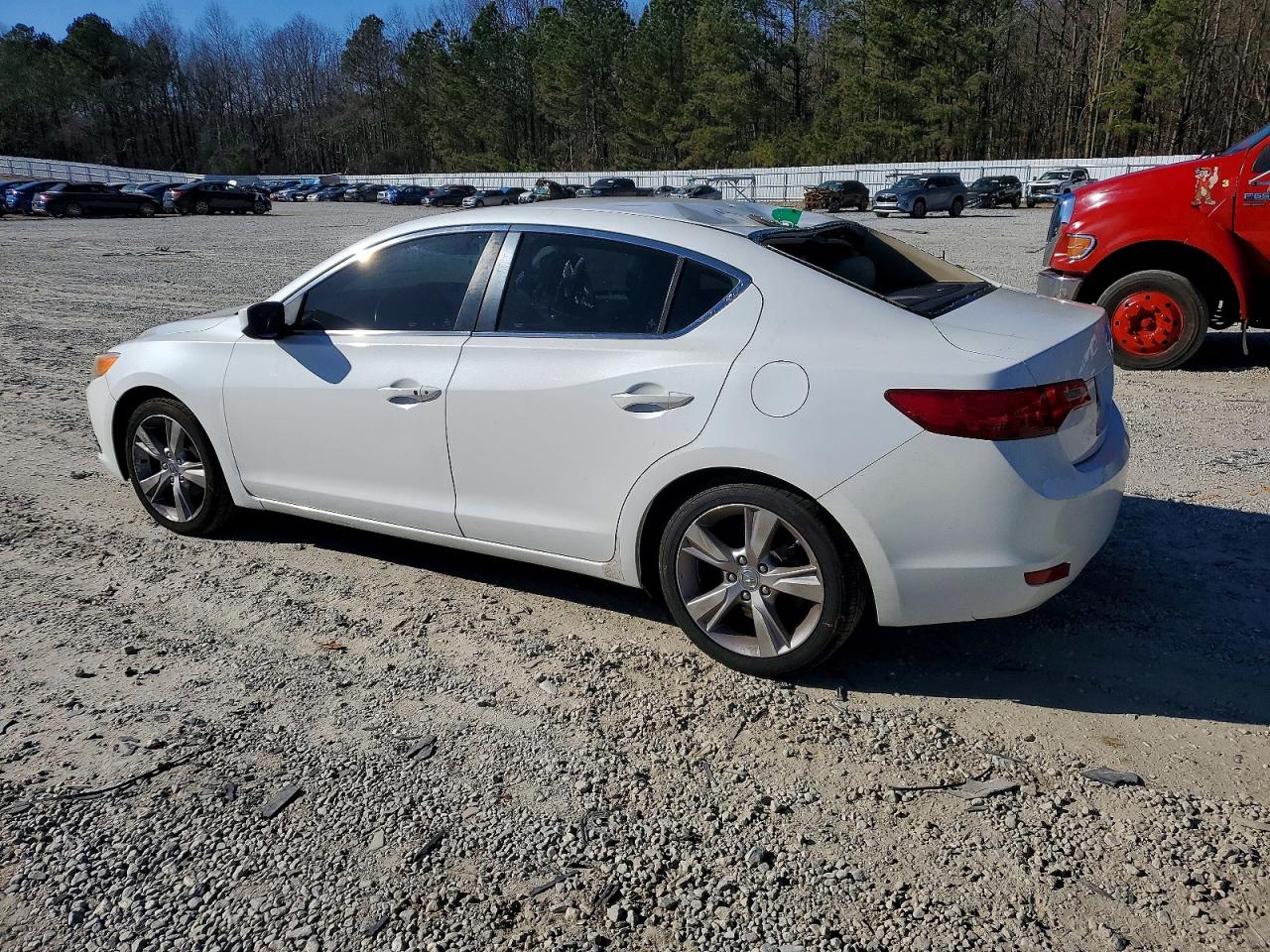 2014 ACURA ILX 20 TECH photo 2