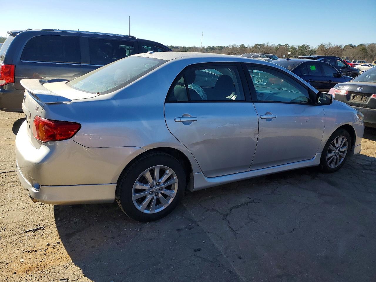 2010 TOYOTA COROLLA BASE photo 3