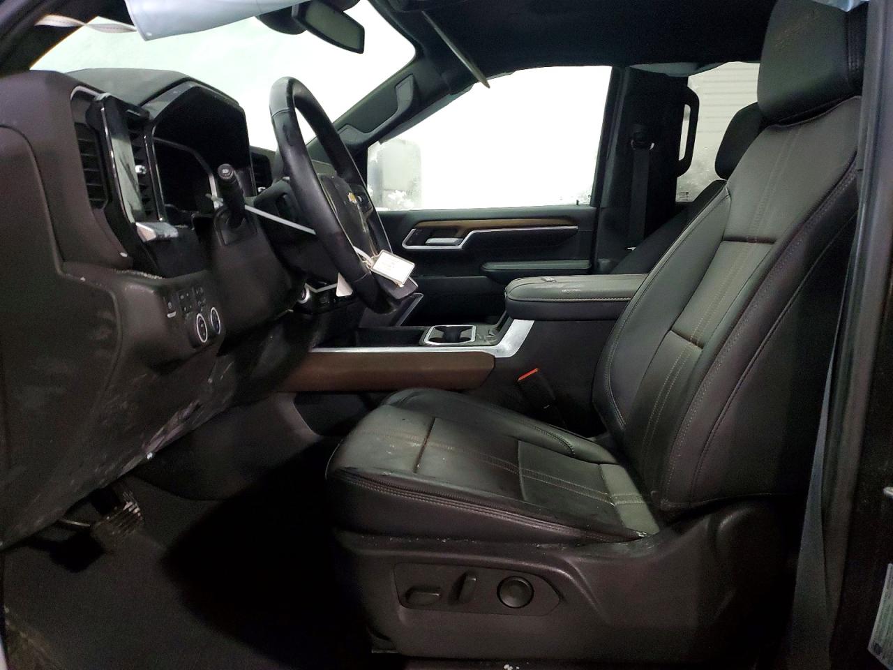 2024 CHEVROLET SILVERADO K3500 HIGH COUNTRY photo 7