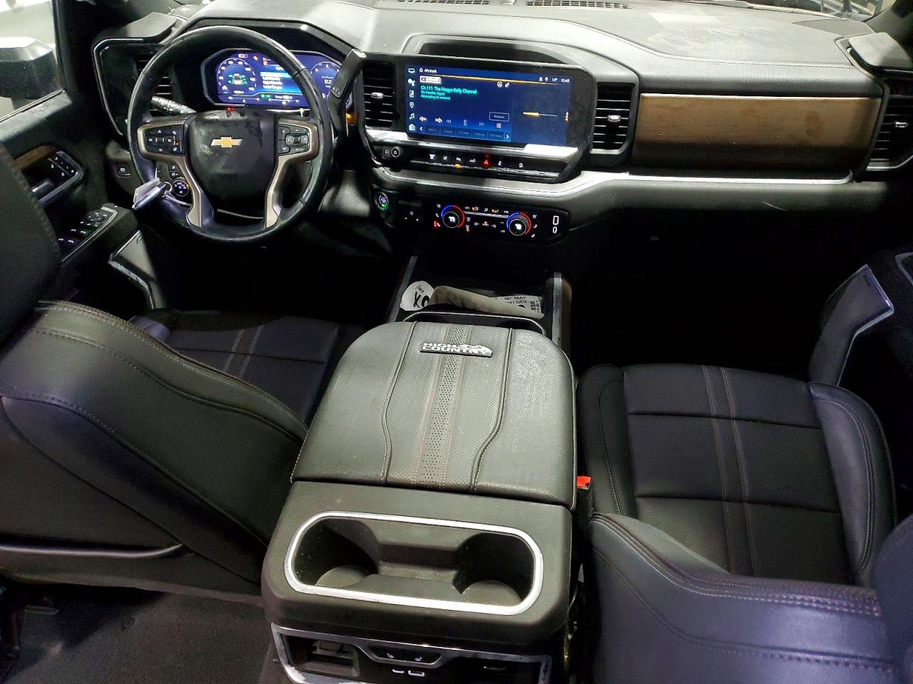 2024 CHEVROLET SILVERADO K3500 HIGH COUNTRY photo 8
