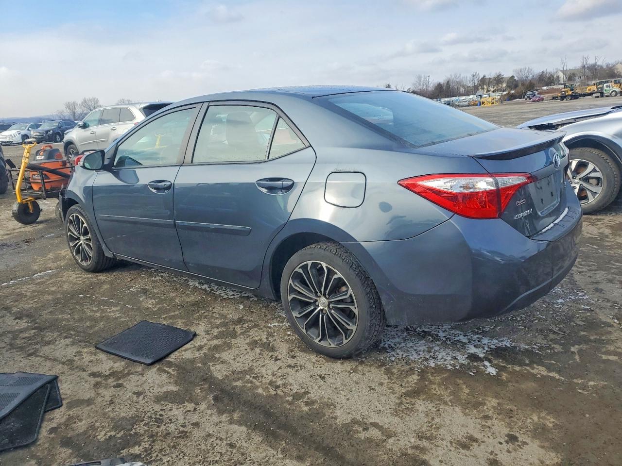 2016 TOYOTA COROLLA L photo 2