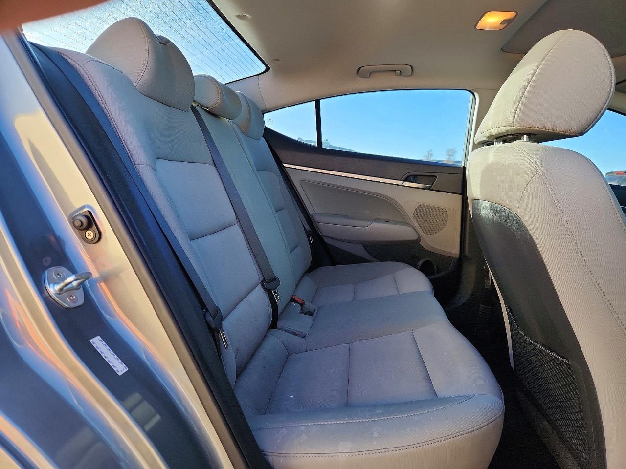 2018 HYUNDAI ELANTRA SEL photo 19