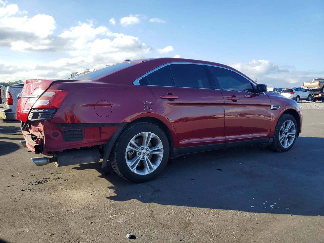 2015 FORD TAURUS SEL photo 3