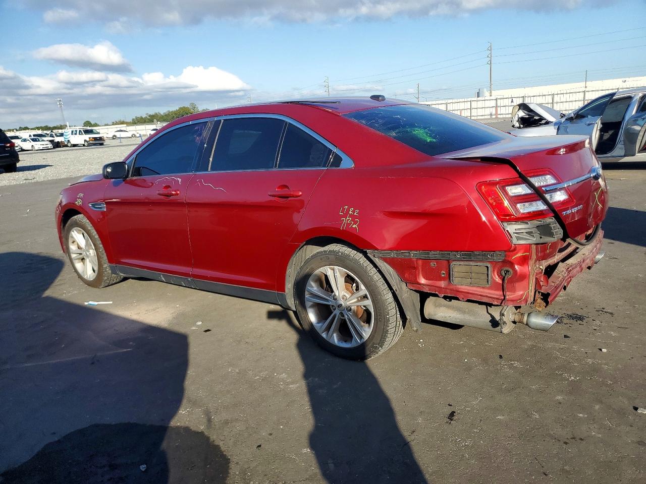 2015 FORD TAURUS SEL photo 2