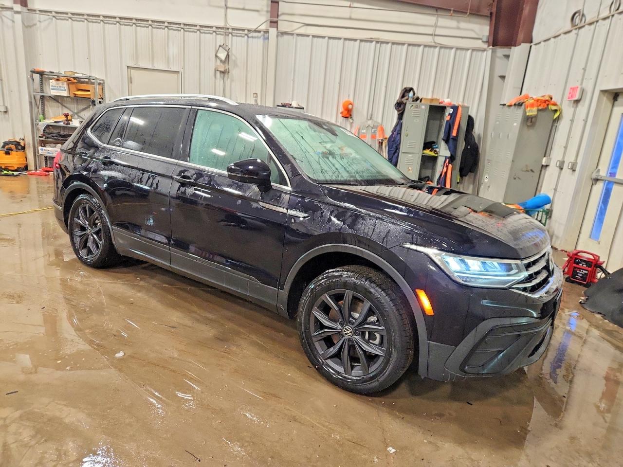 2024 VOLKSWAGEN TIGUAN SE photo 4