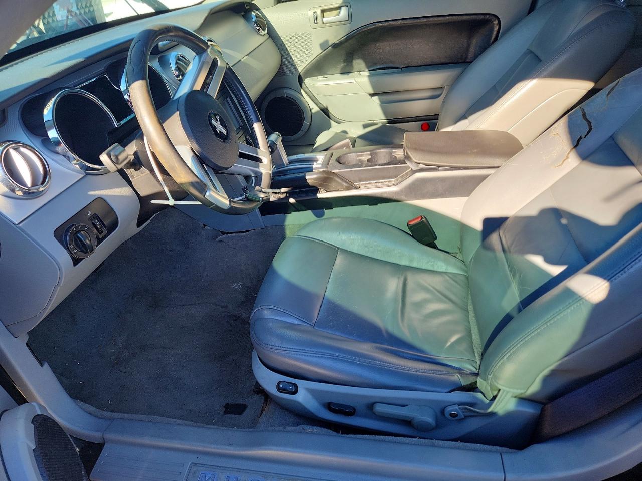 2006 FORD MUSTANG photo 13