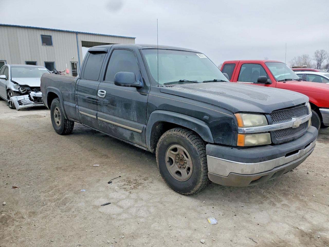 2004 CHEVROLET SILVERADO C1500 photo 4
