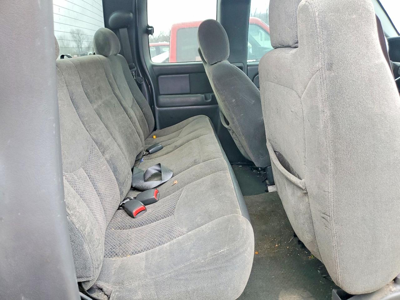 2004 CHEVROLET SILVERADO C1500 photo 10