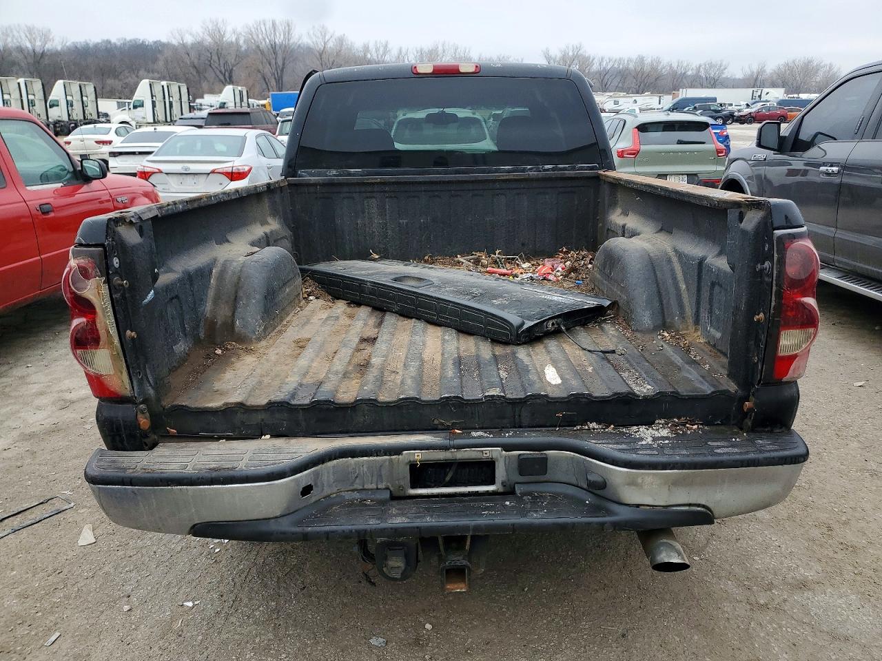 2004 CHEVROLET SILVERADO C1500 photo 6