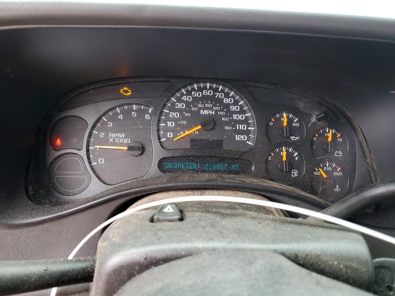 2004 CHEVROLET SILVERADO C1500 photo 9