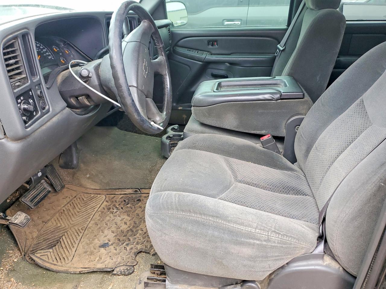 2004 CHEVROLET SILVERADO C1500 photo 7