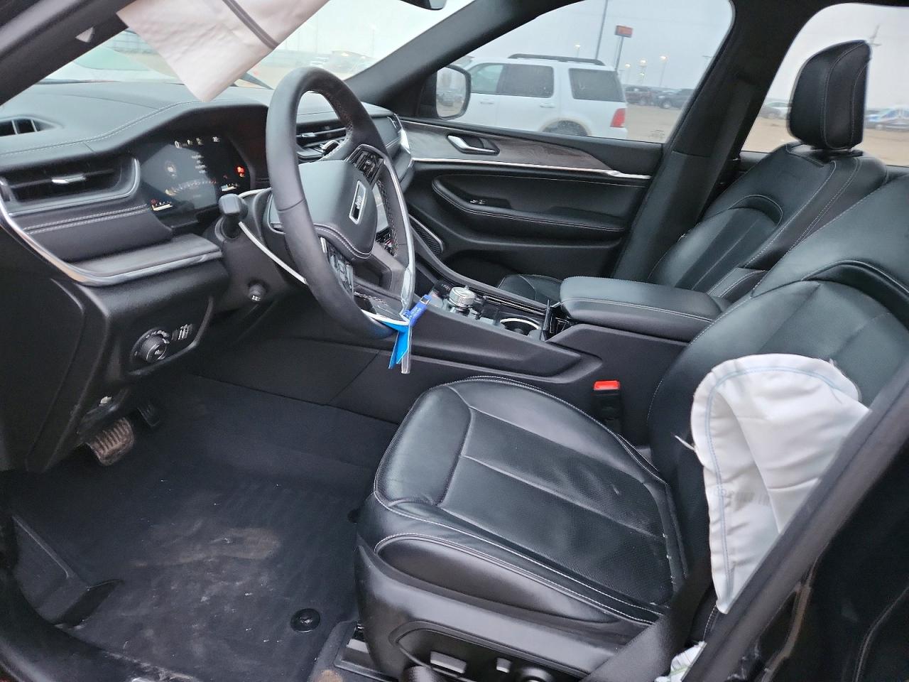 2023 JEEP GRAND CHEROKEE L OVERLAND photo 7